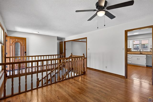3347 SW Nottingham RD, Topeka, KS 66614