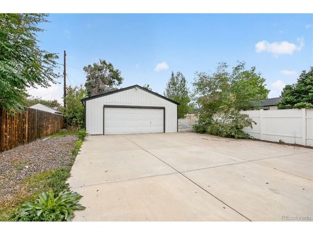 3900 S Inca St, Englewood, CO 80110