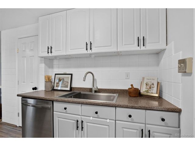 3900 S Inca St, Englewood, CO 80110