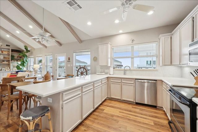 2295 Trinidad Drive, Crystal Beach, TX 77650