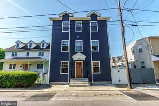 204 BARCLAY ST, Burlington, NJ 08016