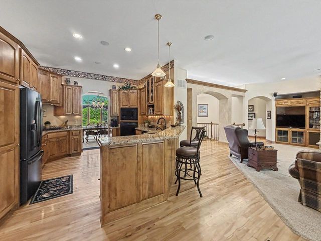 W291S5245 Ridgefield ROAD, Waukesha, WI 53189