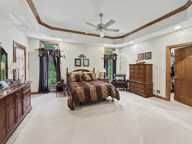 W291S5245 Ridgefield ROAD, Waukesha, WI 53189