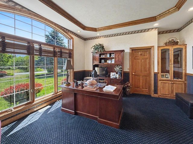 W291S5245 Ridgefield ROAD, Waukesha, WI 53189
