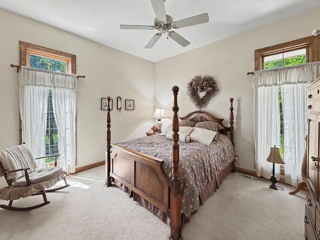 W291S5245 Ridgefield ROAD, Waukesha, WI 53189