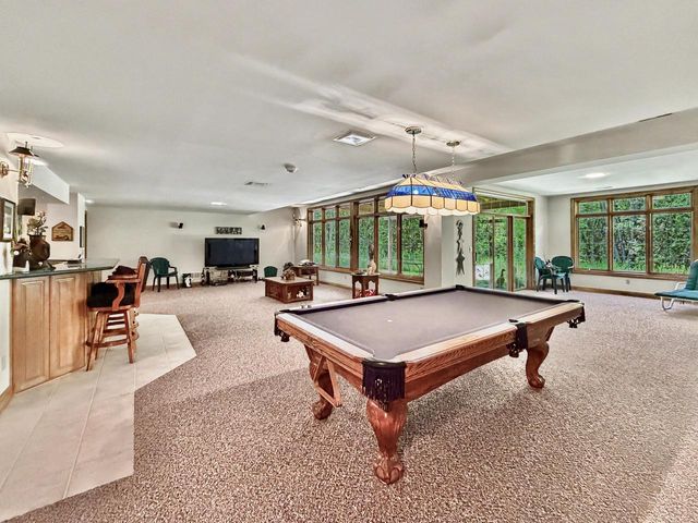 W291S5245 Ridgefield ROAD, Waukesha, WI 53189