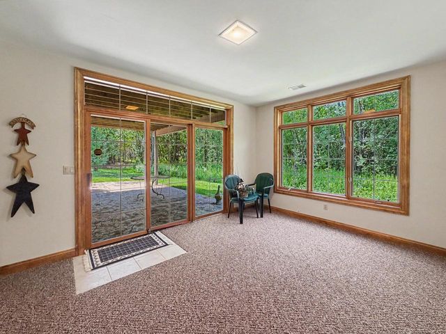 W291S5245 Ridgefield ROAD, Waukesha, WI 53189