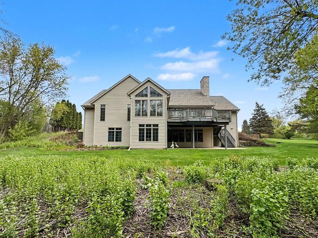 W291S5245 Ridgefield ROAD, Waukesha, WI 53189