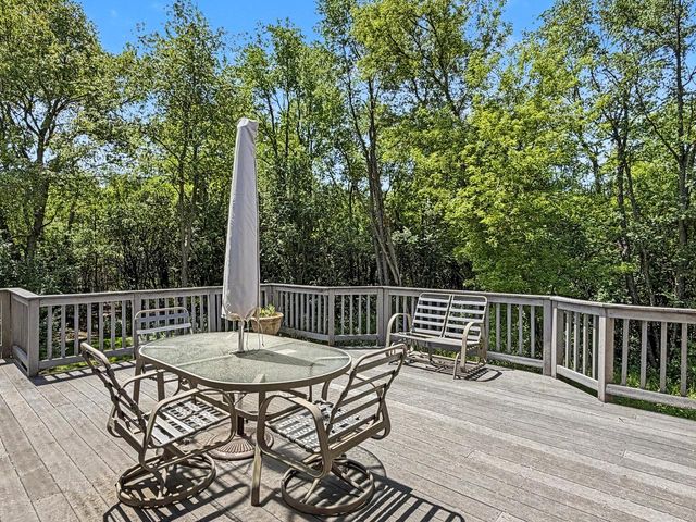 W291S5245 Ridgefield ROAD, Waukesha, WI 53189