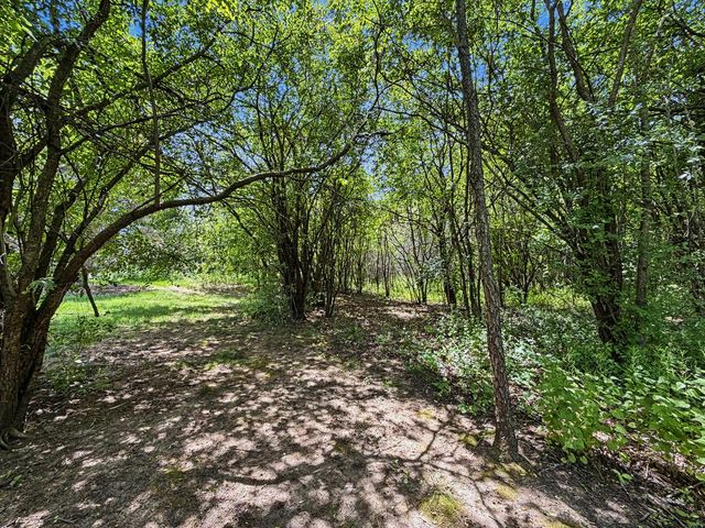 W291S5245 Ridgefield ROAD, Waukesha, WI 53189