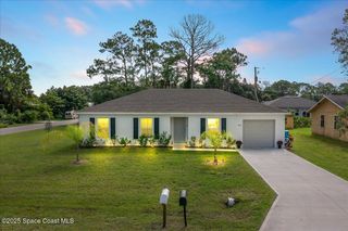 499 Grenadier Avenue NW, Palm Bay, FL 32907