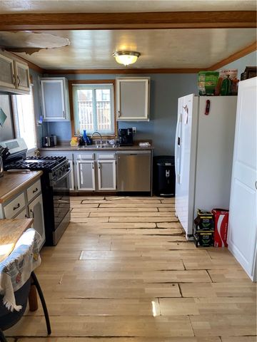 1015 Georgia Dr, Shaler, PA 15209