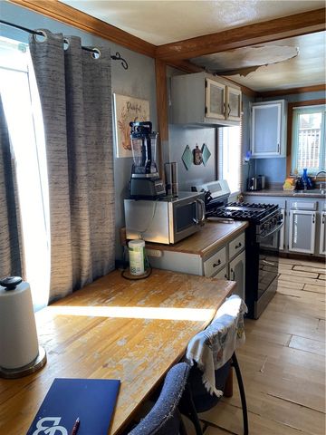 1015 Georgia Dr, Shaler, PA 15209