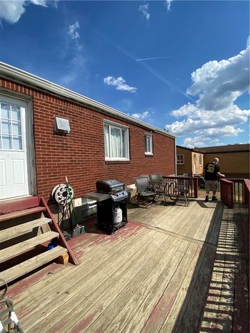 1015 Georgia Dr, Shaler, PA 15209