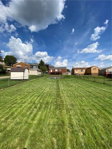 1015 Georgia Dr, Shaler, PA 15209