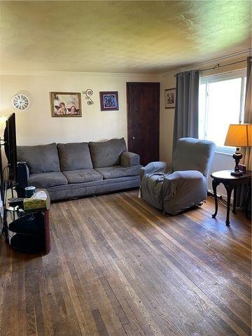 1015 Georgia Dr, Shaler, PA 15209