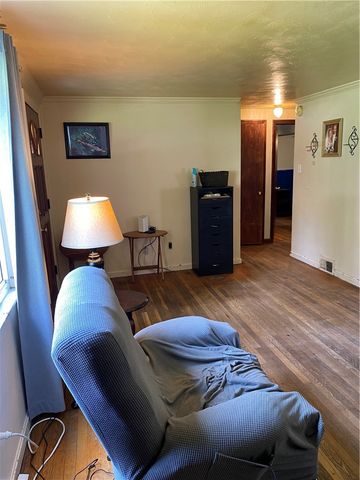 1015 Georgia Dr, Shaler, PA 15209
