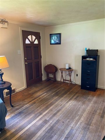 1015 Georgia Dr, Shaler, PA 15209