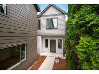 9170 N Berkeley Ave, Portland, OR 97203