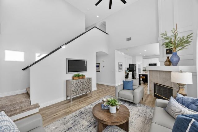 3006 Fox Hill Dr, Rocklin, CA 95765