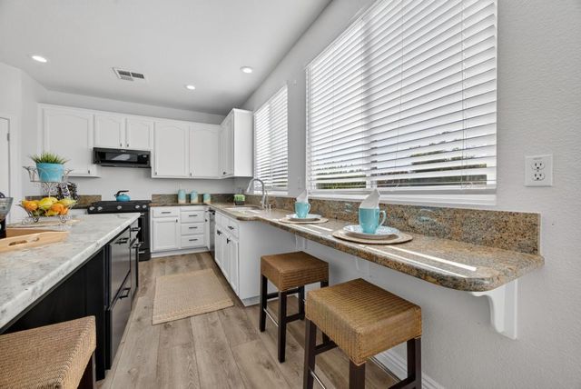 3006 Fox Hill Dr, Rocklin, CA 95765