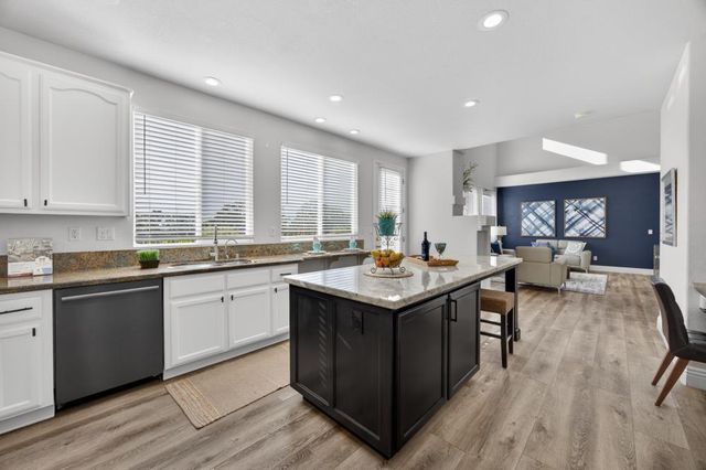 3006 Fox Hill Dr, Rocklin, CA 95765