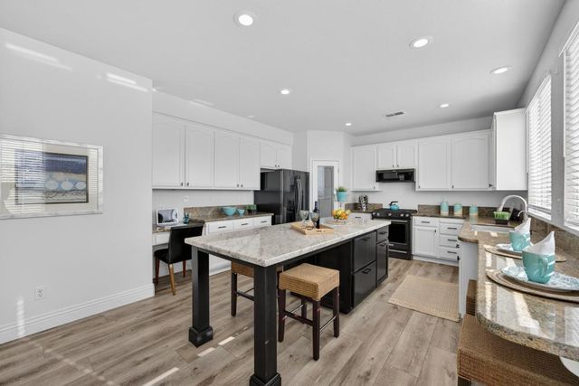 3006 Fox Hill Dr, Rocklin, CA 95765