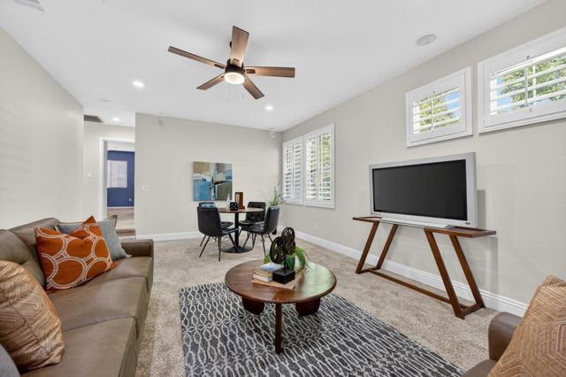 3006 Fox Hill Dr, Rocklin, CA 95765