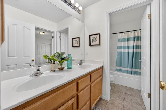 3006 Fox Hill Dr, Rocklin, CA 95765