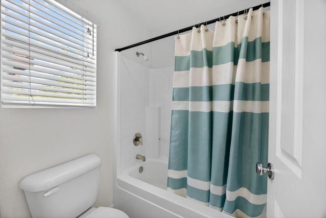 3006 Fox Hill Dr, Rocklin, CA 95765
