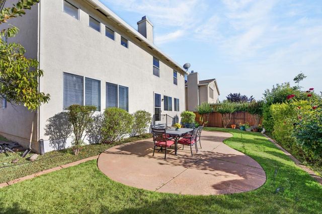 3006 Fox Hill Dr, Rocklin, CA 95765