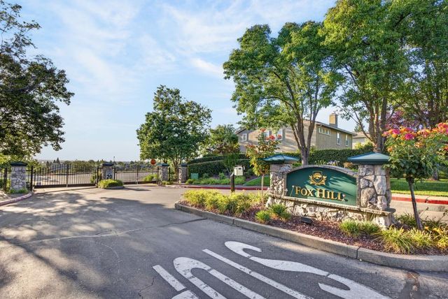 3006 Fox Hill Dr, Rocklin, CA 95765