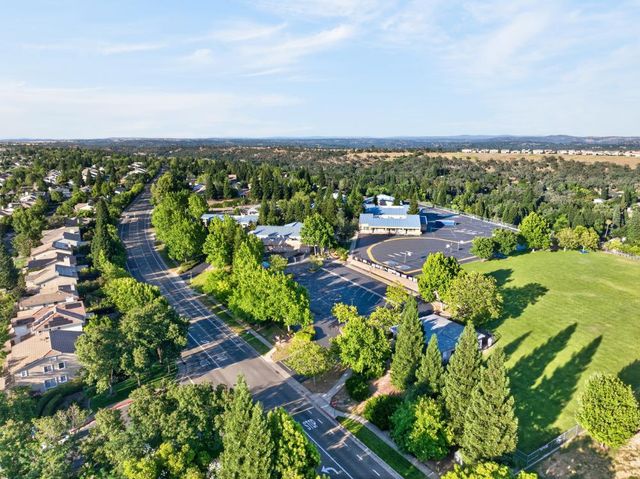 3006 Fox Hill Dr, Rocklin, CA 95765