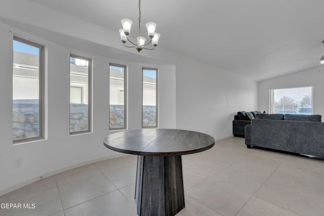 389 PLATEAU Drive, Socorro, TX 79927