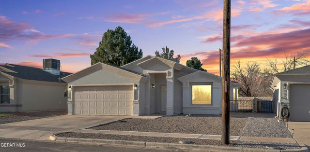 389 PLATEAU Drive, Socorro, TX 79927