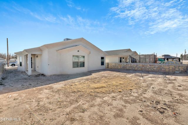 389 PLATEAU Drive, Socorro, TX 79927