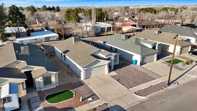 389 PLATEAU Drive, Socorro, TX 79927