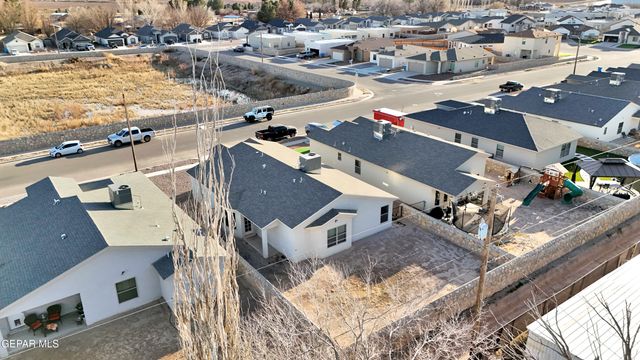 389 PLATEAU Drive, Socorro, TX 79927