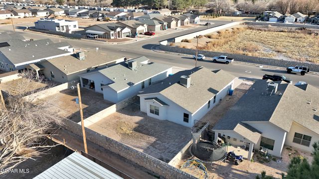 389 PLATEAU Drive, Socorro, TX 79927