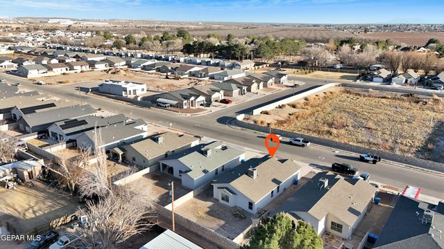 389 PLATEAU Drive, Socorro, TX 79927