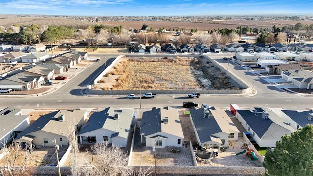 389 PLATEAU Drive, Socorro, TX 79927