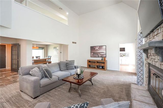 10911 W 120th Terrace, Overland Park, KS 66213