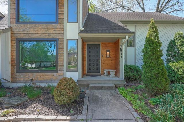 10911 W 120th Terrace, Overland Park, KS 66213