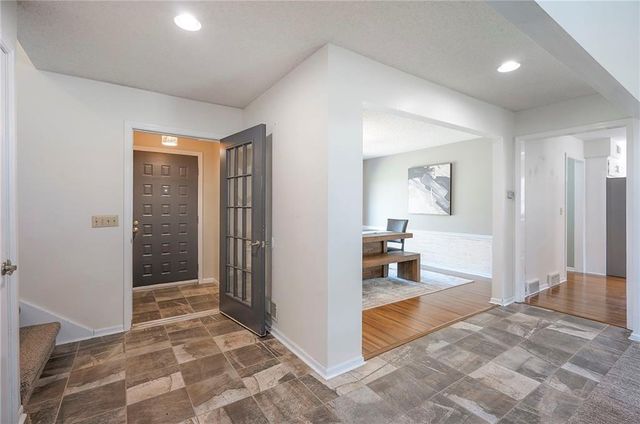 10911 W 120th Terrace, Overland Park, KS 66213