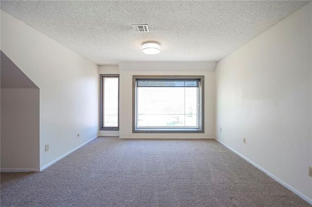 10911 W 120th Terrace, Overland Park, KS 66213