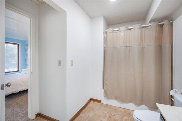 10911 W 120th Terrace, Overland Park, KS 66213