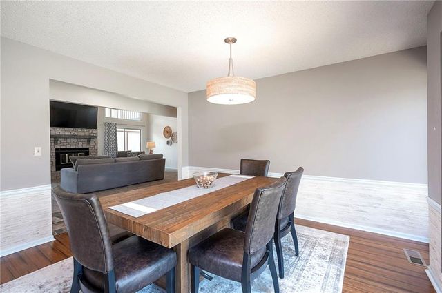 10911 W 120th Terrace, Overland Park, KS 66213