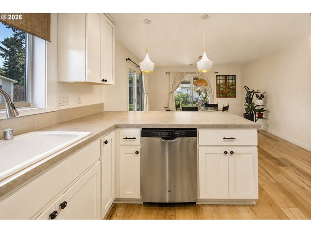 185 W CHRISTY Ct, Yacolt, WA 98675