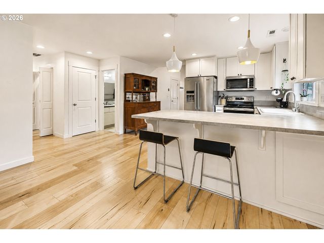 185 W CHRISTY Ct, Yacolt, WA 98675
