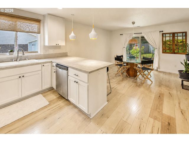 185 W CHRISTY Ct, Yacolt, WA 98675
